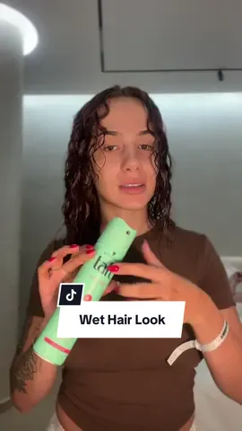 Wet Hair Look osht look'u perfekt per n'deti🤩diqysh thjesht jan perfekt edhe nuk tvjen nxeht hiq! @Lacroa_kosova #haircare #curlyhair #hairtok #curlytok #wethair #fyp 