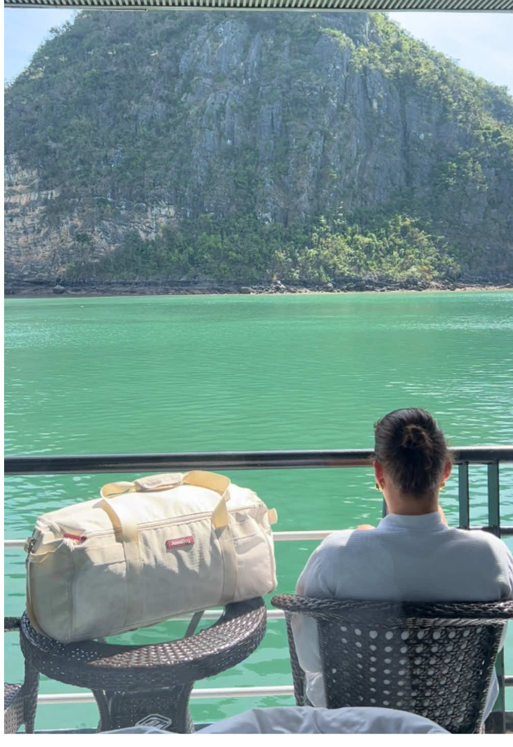 Click the LINK in my BIO to get 30% OFF (@myjennibag) 👈😉 If you tired of squeezing your clothes into your travel bag or dealing with wrinkled clothes on arrival, STOP SCROLLING FIRST ✋  Why you should choose JenniBag for your travel carry-on😌  ✅ No more wrinkles, just ready-to-wear outfits.  ✅ Pack for 10 days, plus a full dress EASILY in minutes  ✅ Saving you up to $45 on luggage space  Wait, does this bag meet the TSA regulation on my airport to bring this bag on plane?  NO WORRIES! JenniBag is TSA-compliant, making it perfect for plane travel ✈️ 😎 So what are you waiting for? 🥹  🔗 Click the LINK in our BIO (@myjennibag) 👈🏻 for a 30% OFF your JenniBag now! Don’t forget to SAVE this video so you can refer back to it when you’re ready to buy it 🌟 ____________________________________ #duffle #dufflebag #handbag #handbags #travelbags      