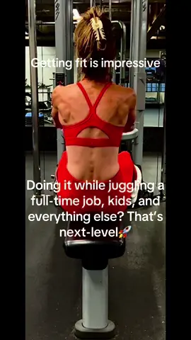 It’s not about having time — it’s about making time. Full-time job ✅ Kids ✅ Responsibilities ✅ Still getting stronger every week. If I can do it, you can too. 💥 #fitmom #fitover40 #workingmom #momswholift #momsover40 