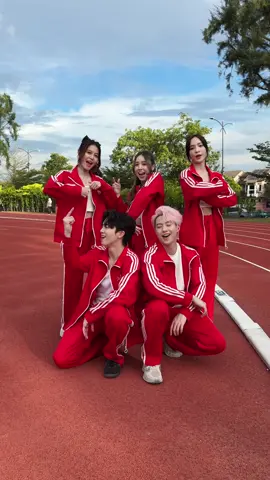 It’s time for PE class! 🏃🏻 Rate our new outfit! 💯 #Goyoung #Fyp @jayden @Mango🐻 @🤍 Dr Lynette 🤍 @Yuki Dance @Caedon Yeong 