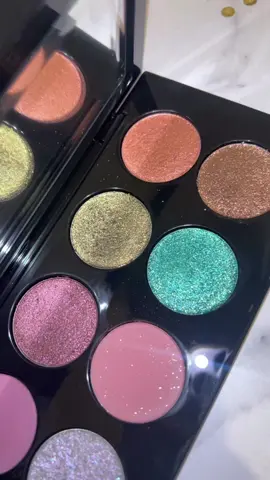 @Pat McGrath Labs #makeup #eyeshadow #eyeshadowpalette #patmcgrathlabs #patmcgrath 
