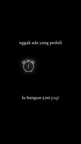 Quote yang ngubah hidup gw👇🏻👇🏻👇🏻 “Don’t Expect a Standing Ovation” Pas di awal karir, pengen banget kan ada yang nolong ? Kita cari mentor, tapi bingung kan kok “mentor” kita juga gak “bergerak”? Terus Kalo kita udah usaha yang kita anggap extreme = kok kaga ada yang kasih tepuk tangan ya??? Sampe lo berpikir = “Hidup kok gini banget ya” Gw tau ini pahit banget dan mungkin ada yang bakal bilang gw kasar dan ekstrim. Tapi kenyataannya lo sendirian di dunia ini, kaga ada orang yang bisa dapet konteks lo atau peduli sama proses bahkan pencapaian lo. Good news: Lo bisa berubah, semua ada di tangan lo Masih gak dapet? Mau tau yang paling pahit? Yakin? You’re nothing You’re just a tiny dust in this universe. Ada alasannya kenapa kita cuma bentar di dunia ini. BE PRESENT Masih belum bisa resapin ini semua? LYNK DI BIO Share ke teman kalian yang kuat mental baca ini. Save post ini sebagai reminder. #SalamKreatif