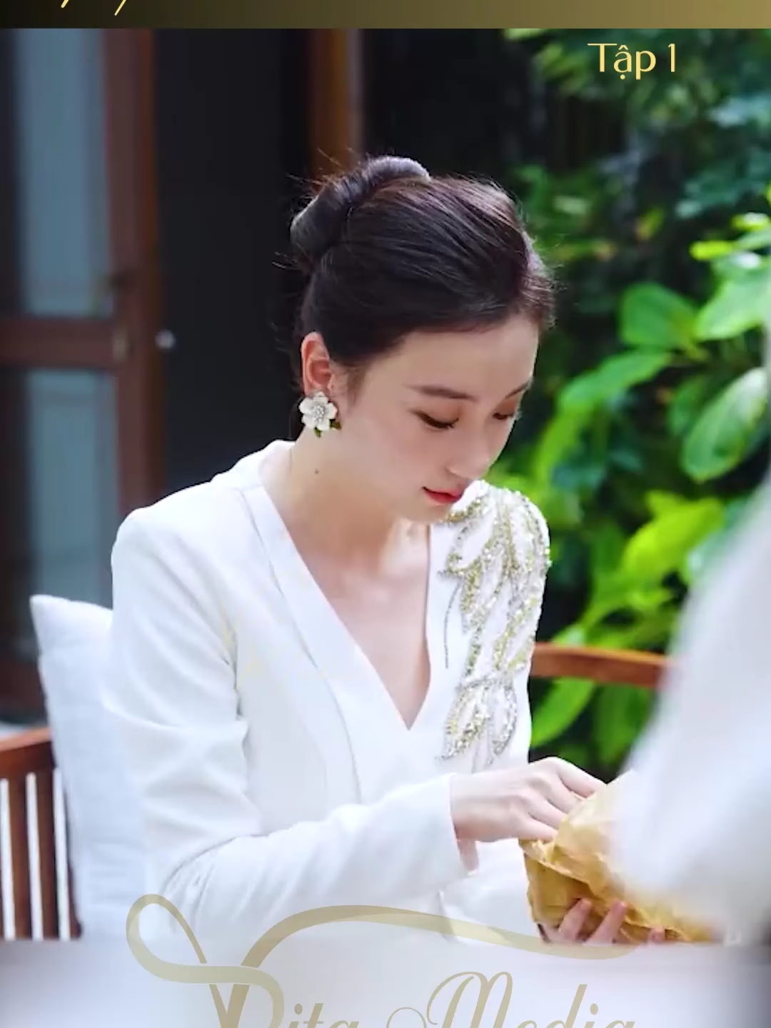 Đến khi nhìn thấy cái bánh trung thu, nữ CEO mới phát hiện cô bán bánh lại là người mẹ thất lạc nhiều năm của mình - Tập 1 #caoanhreview #trendingtiktok #reviewphim #xuhuong #review #capcut #phimhaymoingay #phimhay #giaitri #tiktoktrending #cinema #vairal #phimreview #tiktoktrend #giaitritiktok