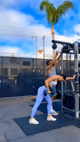 ANATOLY WEIGHT LIFTING PRANK 🦾#anatoly #GymTok #gym 