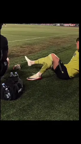 ole romeny udah mulai bisa jalan dan pake sepatu lagi🥹🥹 #oleromeny
