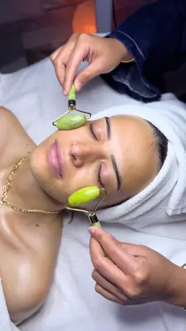 More than clean pores — it’s about how you feel after  Beautiful @laylasayedd ✨🤍