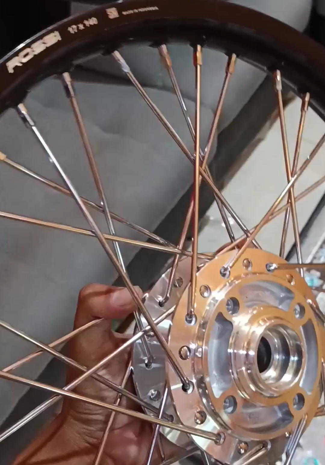 VELG VROSI SATU SET TINGGAL PASANG KE MOTOR REDY UNTUK SEMUA MOTOR BEBEK DAN METIC  100% PNP  #vlegvrosi #lingkaranvrossi 