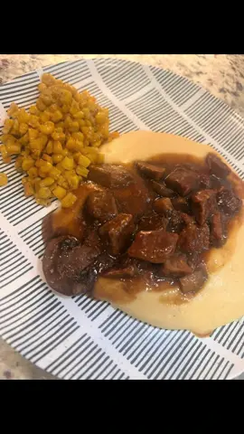 Steak so tender it melts, mashed so cheesy it stretches 🧀🔥 #FoodGoals #SteakBites #CheesyMashedPotatoes #DinnerGoals #FoodTok 