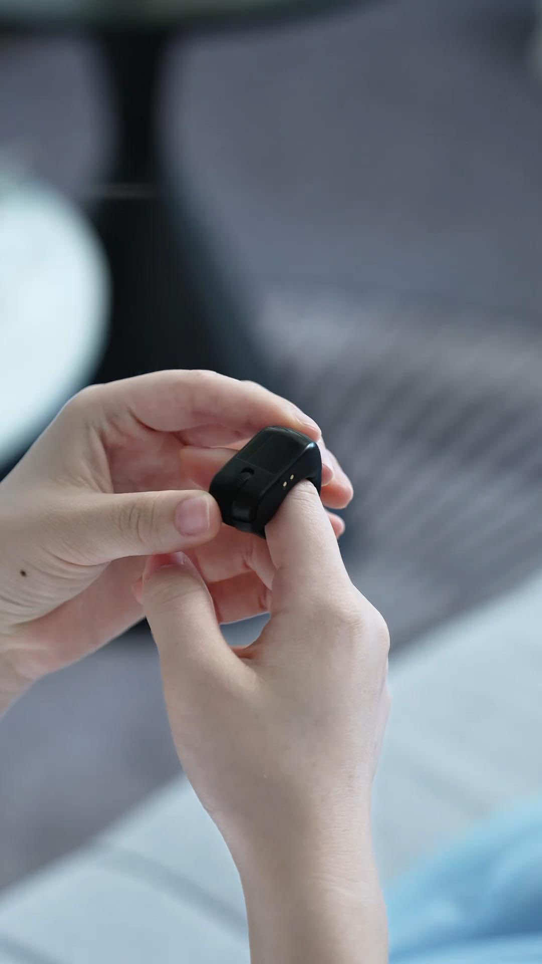 This ring is a remote, mouse, page turner & TikTok scroller — all in one! 💻📱📖 #WirelessRing #TikTokRemote #PageTurner #BluetoothGadget #TechMustHave 