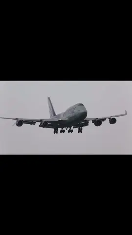 #747 #boeing #plane #queen 