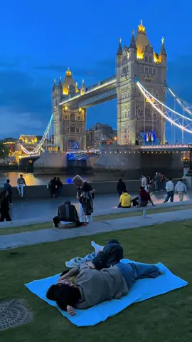 London ♾️#London 