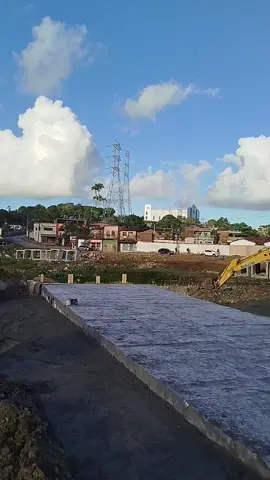 Trabalho a todo vapor  #maquinaspesadas #terraplenagem #escavadeirahidraulica #operadoresdemaquinas 
