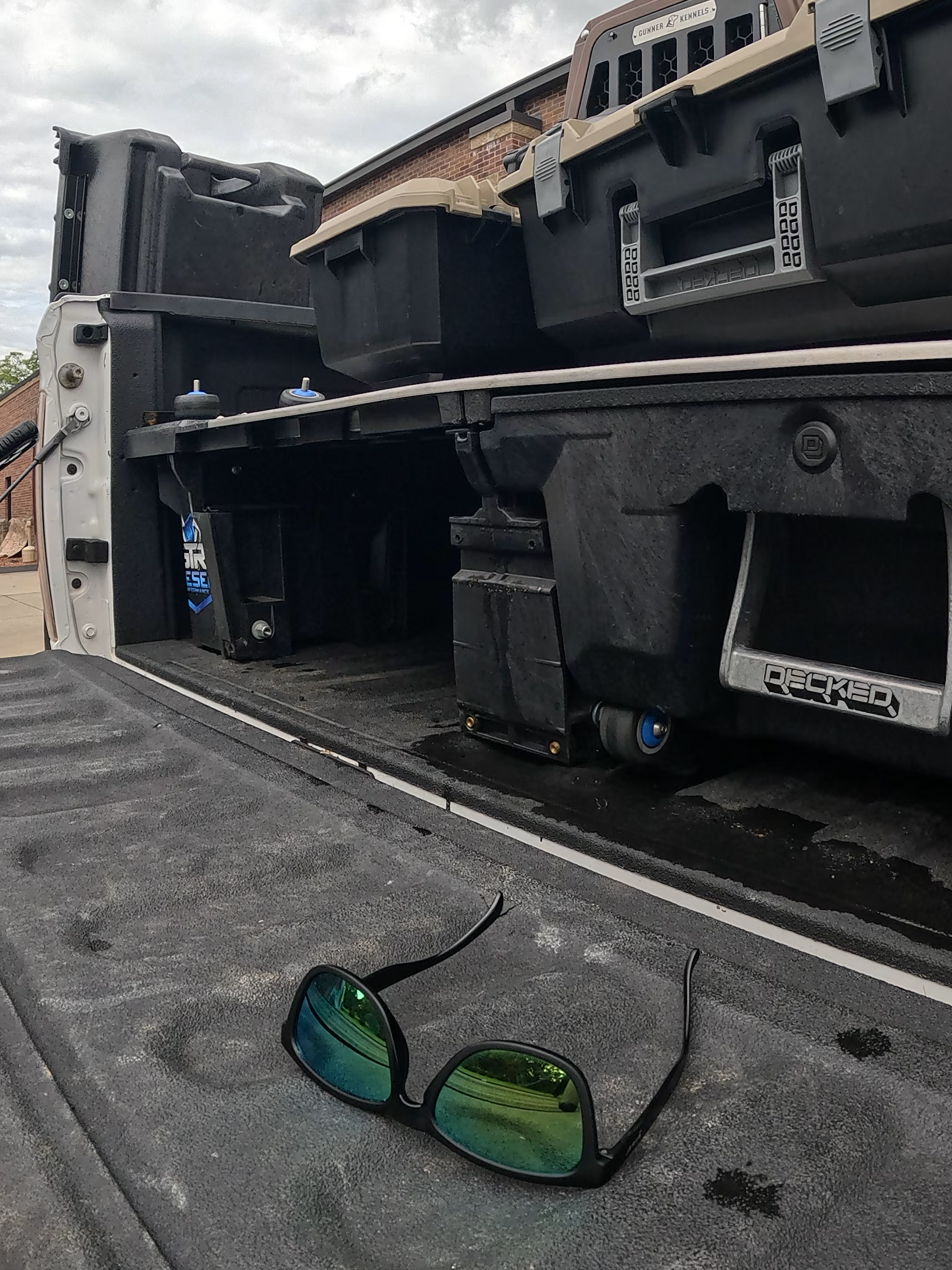 Ran out of seats in the truck for the so Imma have to make it work  . . . #ncringdogs