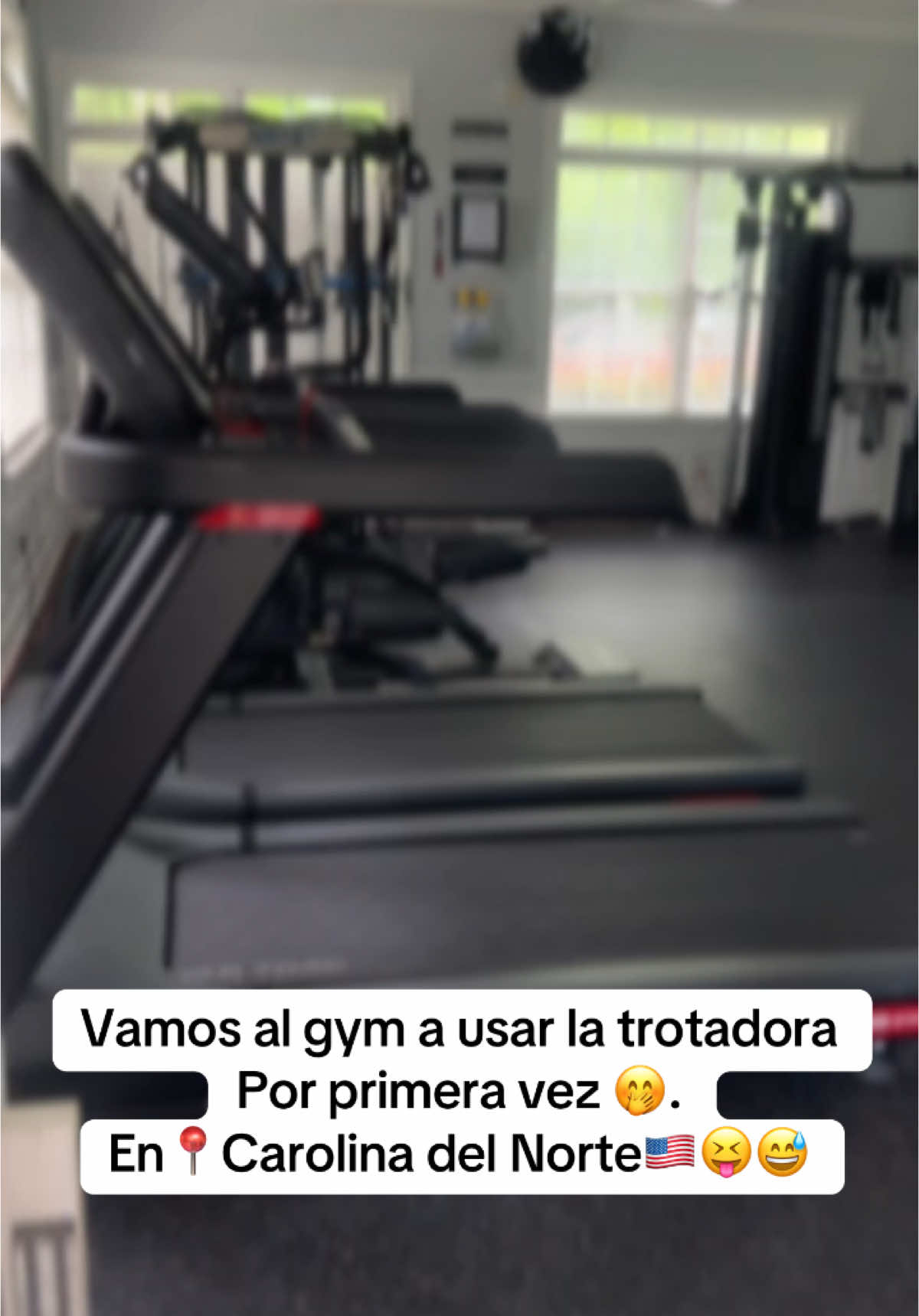 Primera vez en el gym de donde vivo actualmente en 📍Carolina del Norte 🇺🇸.  No podía dejar pasar mi corrida de hoy!!  #latina #latinaenusa #eeuu🇺🇸🇺🇸 #carolinadelnorte #corneliusnc #huntersvillenc 