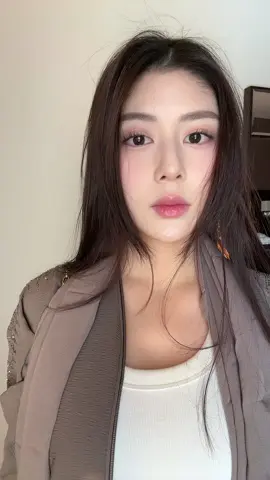 ada yang nelpon ajak jalan