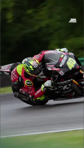 Sean Dylan Kelly and Richie Escalante brought down the 𝙃𝙖𝙢𝙢𝙚𝙧 last week at VIR. Can they reclaim the podium again this weekend at Mid-Ohio? #Superbike #Suzuki #Motorsports #Motorcycle #Racing