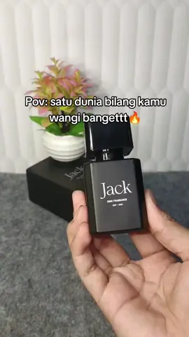 Gilaa berkeringat pun masih tetap wangi🥶 #parfum #parfumviral #sparklingonix #17anbarengonix #boostyourday 