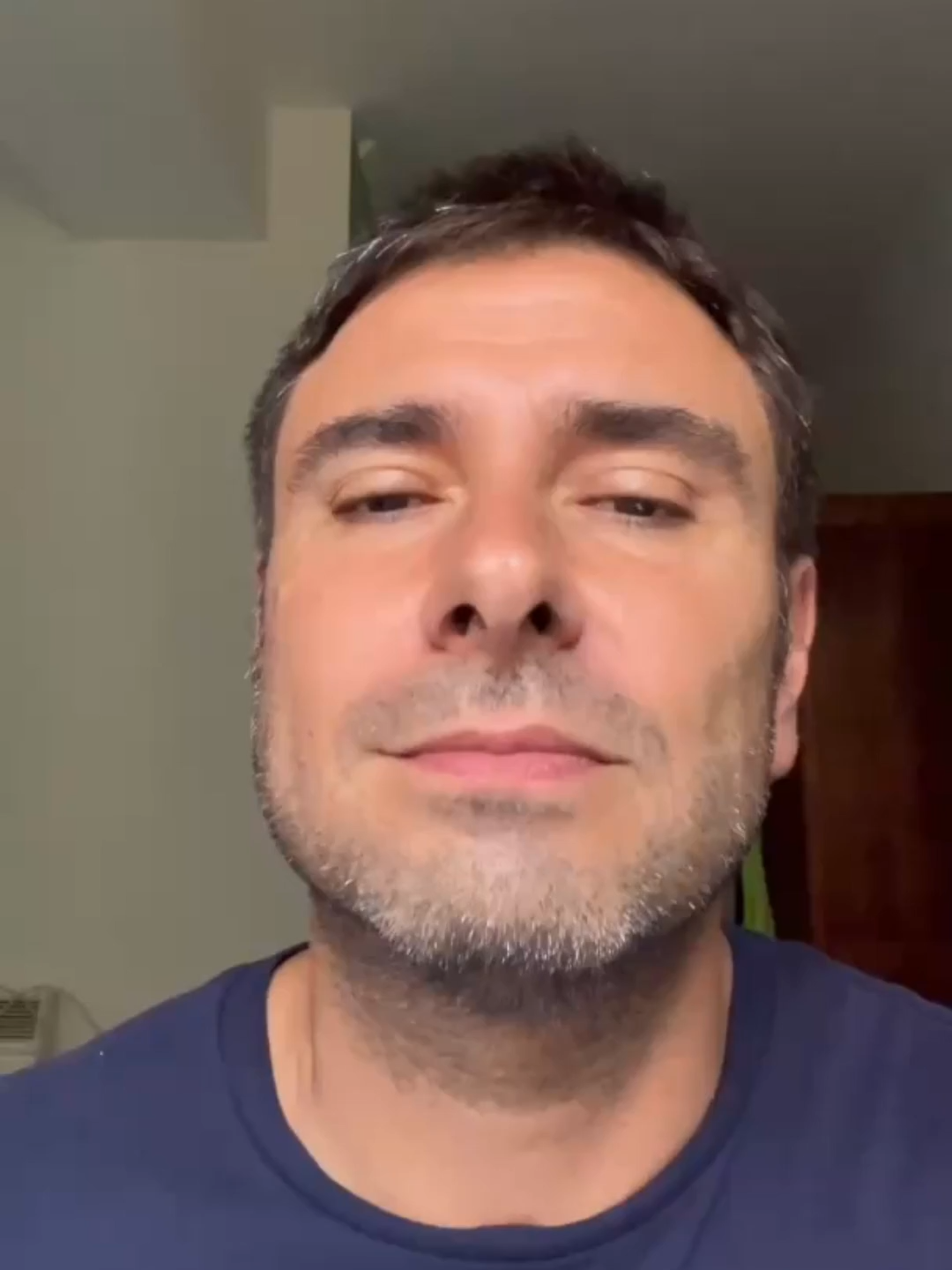 Oggi “Il Tempo” mi dedica la prima pagina. Io ricordo a tutti questa cosa. P.S. Martedì 19 agosto sarò a GABICCE (PU), alle 21.00 al Mississippi presenterò il mio libro “Democrazia deviata”. ▪️Lunedì 25 agosto sarò a PIANO DI SORRENTO (Napoli), alle 20.30 presenterò “Democrazia deviata” a Villa Fondi. ▪️Mercoledì 27 agosto sarò a CONTURSI TERME (Salerno) presenterò “Democrazia deviata” alle 19.30 in Piazza San Vito. ▪️Giovedì 28 agosto sarò a PARMA al Cubo con Luca Sommi.