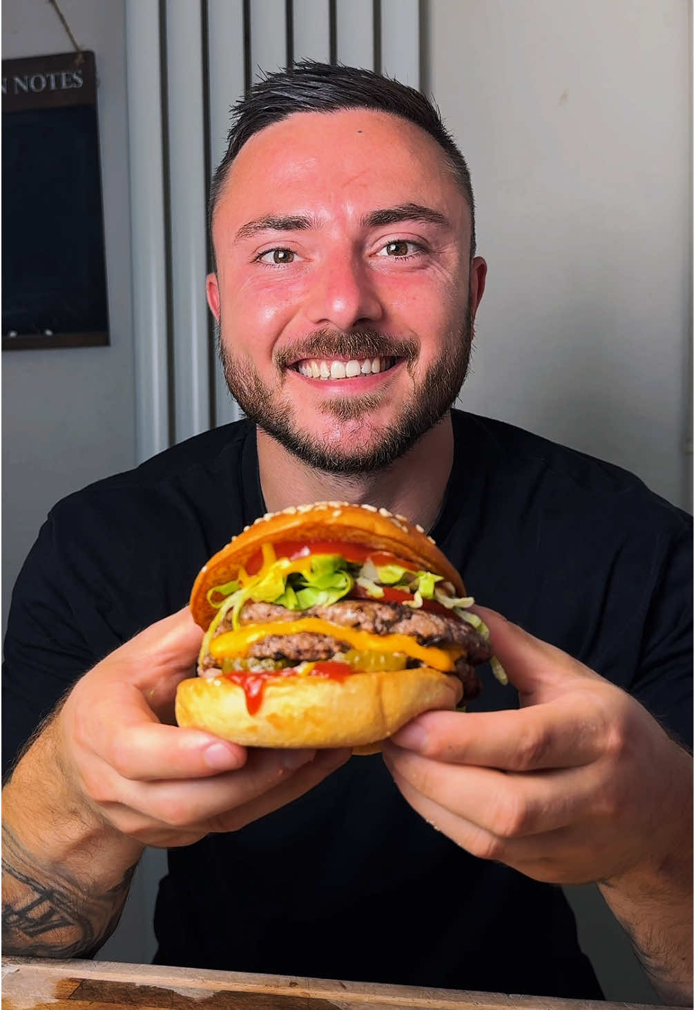 Low Calorie Five Guys Burger 🍔  Ingredients: 1 burger bun 160g 5% fat beef mince 1 slice low fat burger cheese Salt Black pepper Toppings: Lettuce  Onion Pickles Ketchup Mustard  ——— Method: 1. Divide the mixture in half and roll each portion in your hands to create two even sized balls of beef mince. 2. Get your frying pan over a high heat, add a little oil, then add the beef. Place a square of baking paper on top, then smash it flat using a spatula or a potato masher. 3. Cook for a few minutes until it forms a golden crust, then flip it over and cook for another minute. 4. Whilst it cooks, toast your buns and finely dice the onion. Season the beef with salt and pepper, then add a slice of cheese onto one burger, and place the other patty on top. 5. Add your salad and sauce to your buns, then add the burger patties and then the top bun. Now serve and enjoy! #fiveguys #smashburger #lowcalorierecipes #DinnerIdeas 