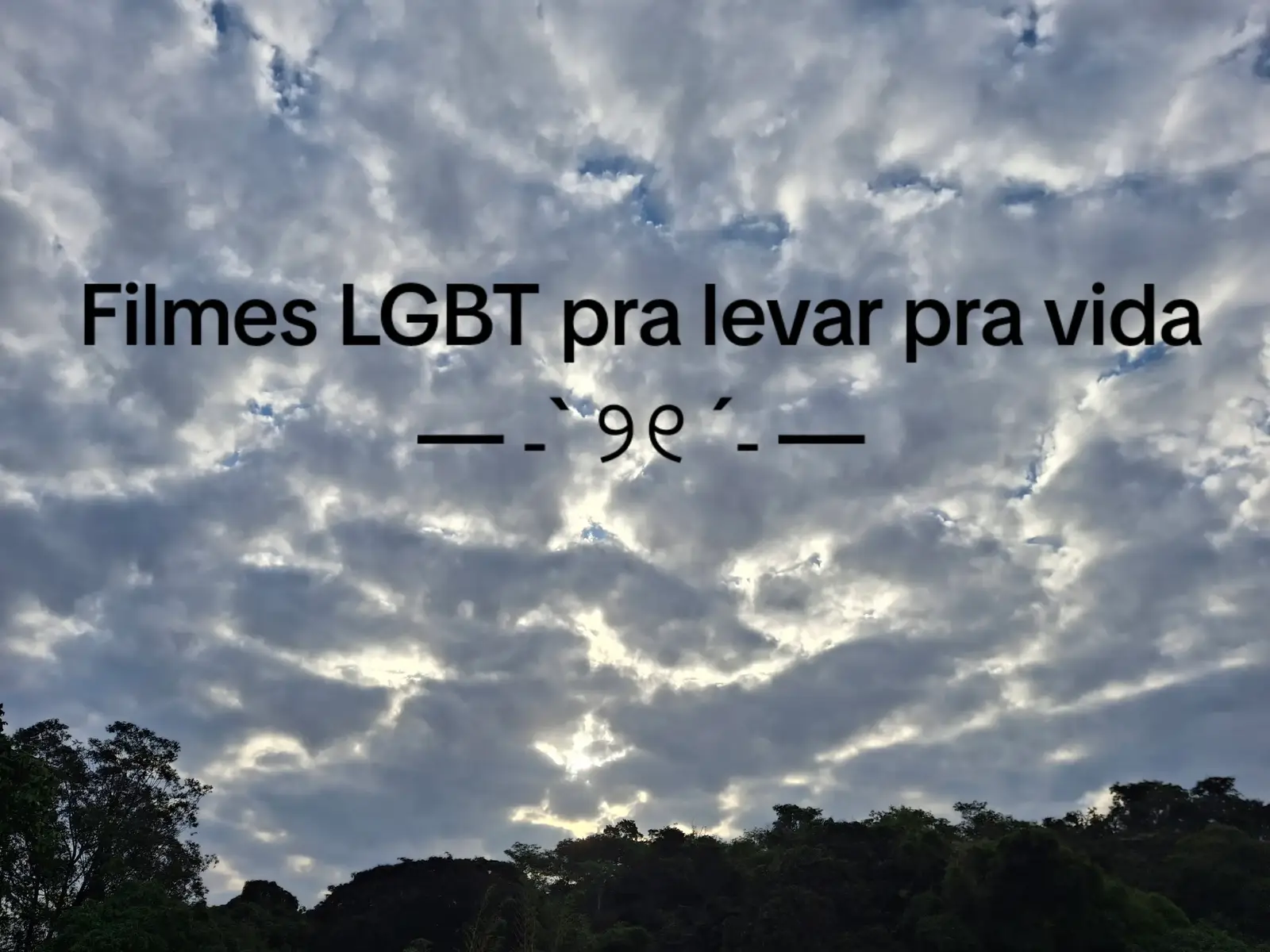 Filmes: A estranheza de amar Hoje eu quero voltar sozinho Close (não é lgbt, mas retrata o preconceito) Me chame pelo seu nome Verão de 85 Young hearts  Heartstopper Vermelho branco sangue azul Com amor, Simon A cura (não é lgbt)
