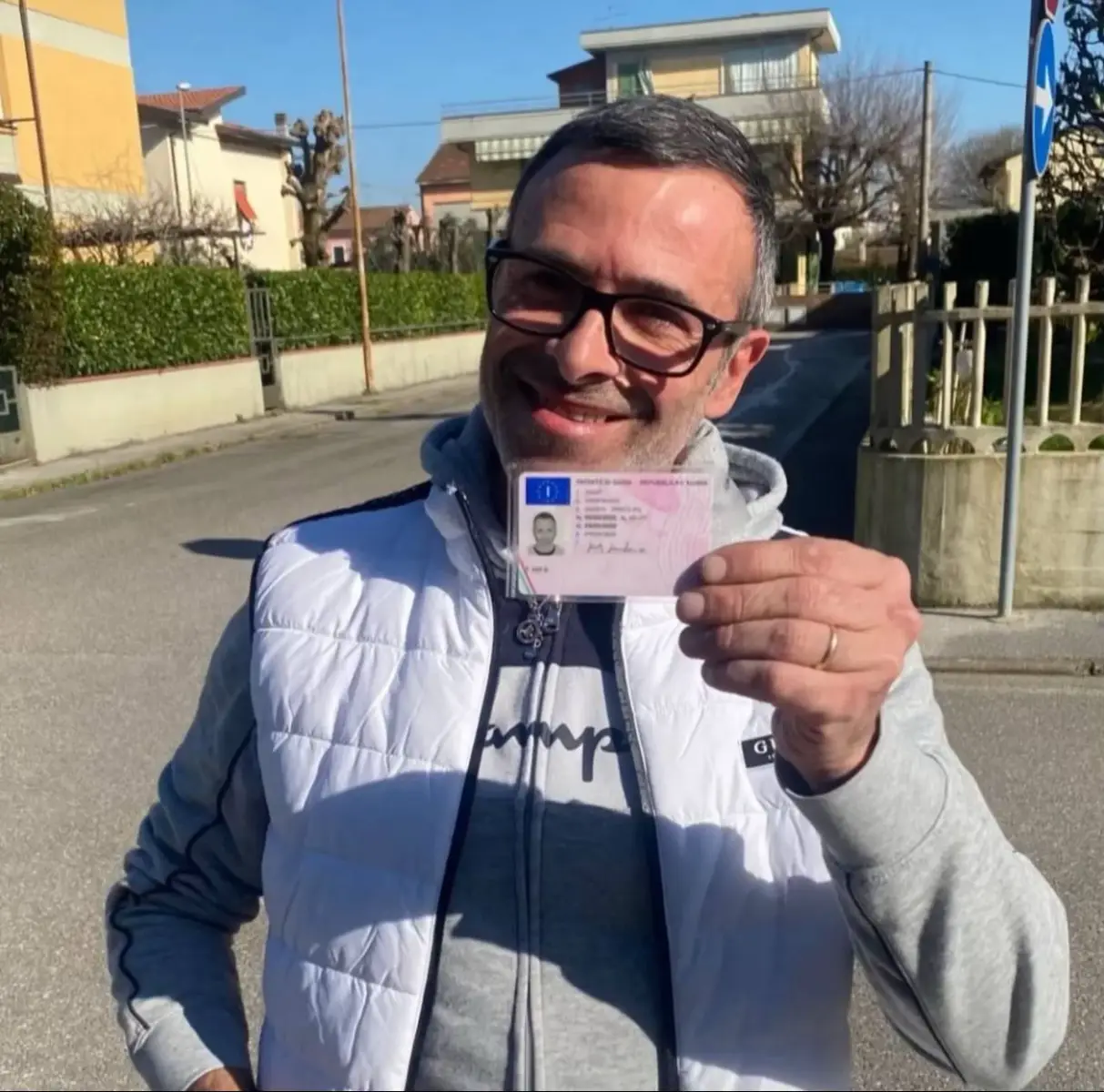 Patente di guida. 100% legale Documento registrato dal governo Ottieni subito la tua patente di guida. Non puoi aspettare per sempre. Acquista ora la tua patente di guida. Tutte le categorie e il prezzo sono buoni. #patenteb 🇮🇹#motorizzazione #patentediguida 🇮🇹🚨