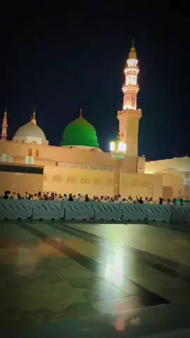 Tercinta dari segala yang ada.. Ya Rasulullah.. #madinah 