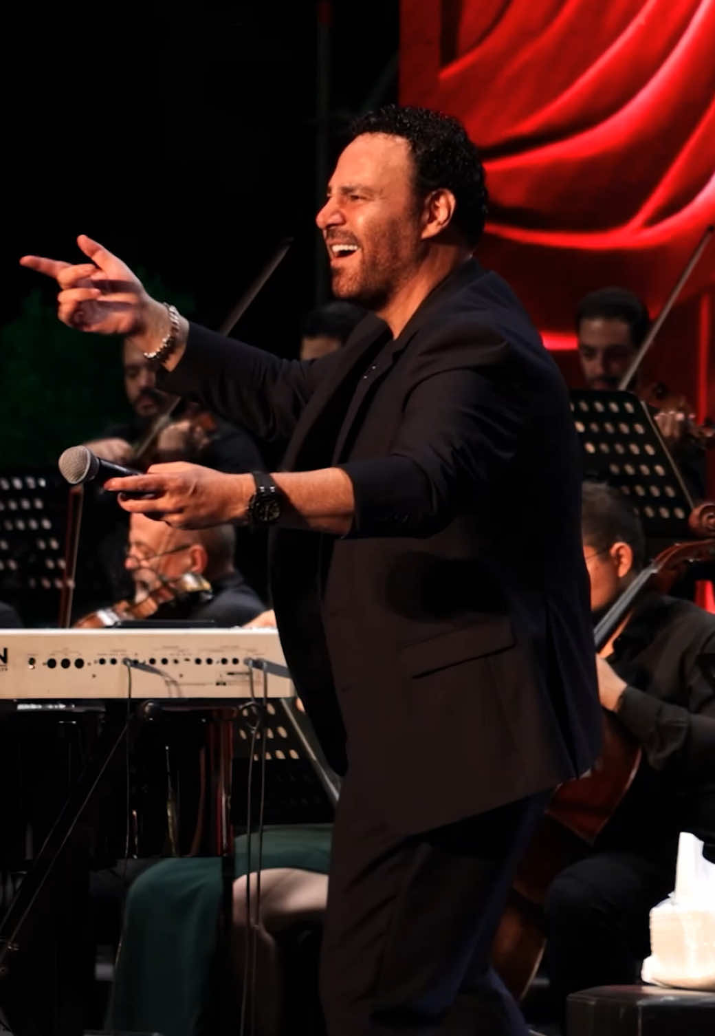 ⁨	ليلة من العمر في شمال لبنان من احلى ليالي الصيف  مهرجان القبيات الدولي والصيف صيف ونص واحلى جمهور  هيدا لبنان الحلو ❤️🫶🇱🇧 #عاصي_الحلّاني  #مهرجان_القبيات_الدولي ‪@kobayatfestivals‬  #assielhallani⁩