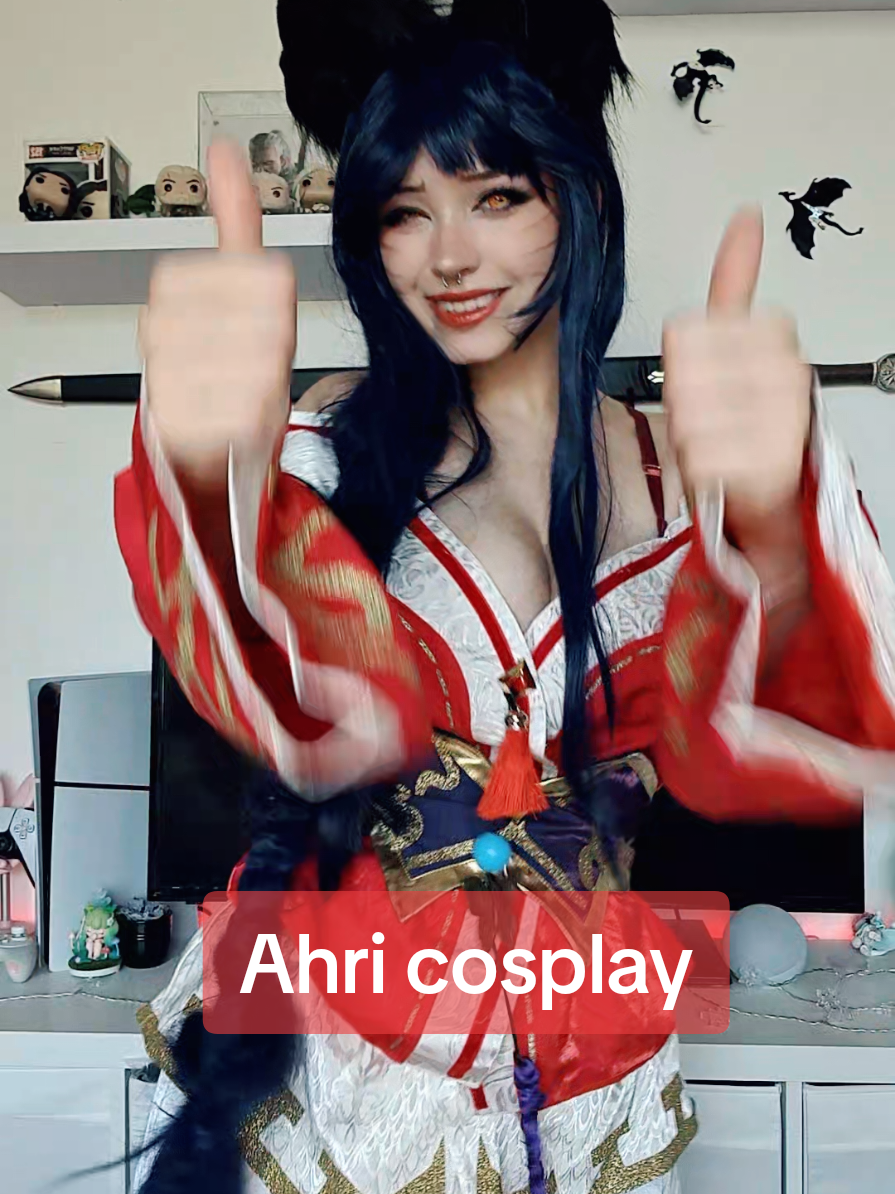Come win mid with Ahri 🙌 #ahri #leagueoflegends #ahricosplay #cosplay