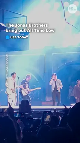 Quite a combo! New Jersey natives the Jonas Brothers brought out All Time Low for their Virgina show. #jonasbrothers #alltimelow