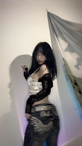 바지가 너무 작아서 지퍼를 풀 수 밖에 없었음. #fyp #ㅊㅊ 