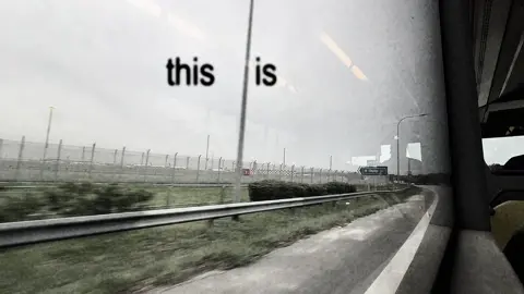 No Suprises — Radiohead #nosurprises #radiohead #lyrics #lyricsvideo #fyp 