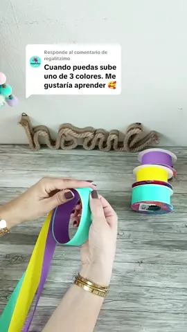 Respuesta a @regalitzimo Moño pom pom de 3 colores de listón* Moño para regalo con listón de papel 