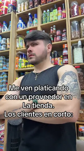 Me ven platicando con un proveedor, los clientes en corto #estebaneltapatio #tienditadeabarrotes #atencionalcliente #proveedores #tiendadeabarrotes 