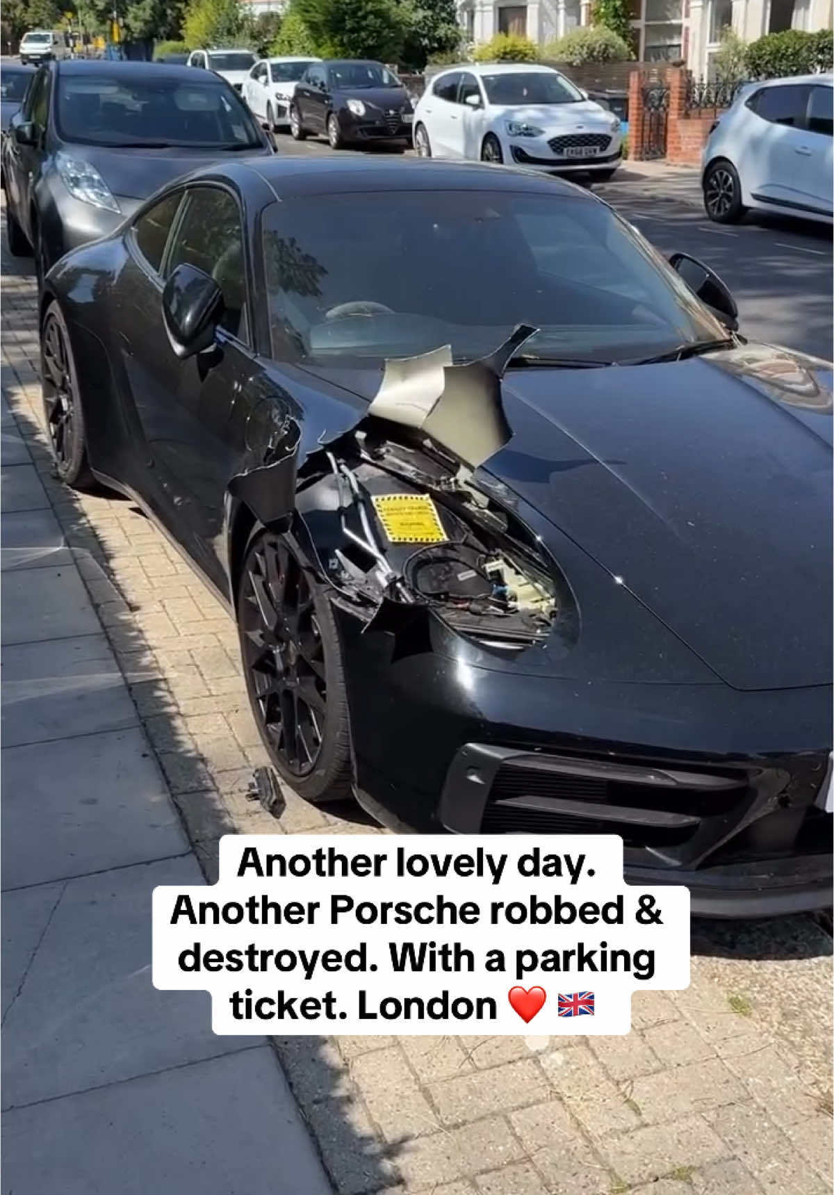 Another Porsche robbed. We love London. What can be done about this? Shall we blame Sadiq? 👀 Went down well last time 