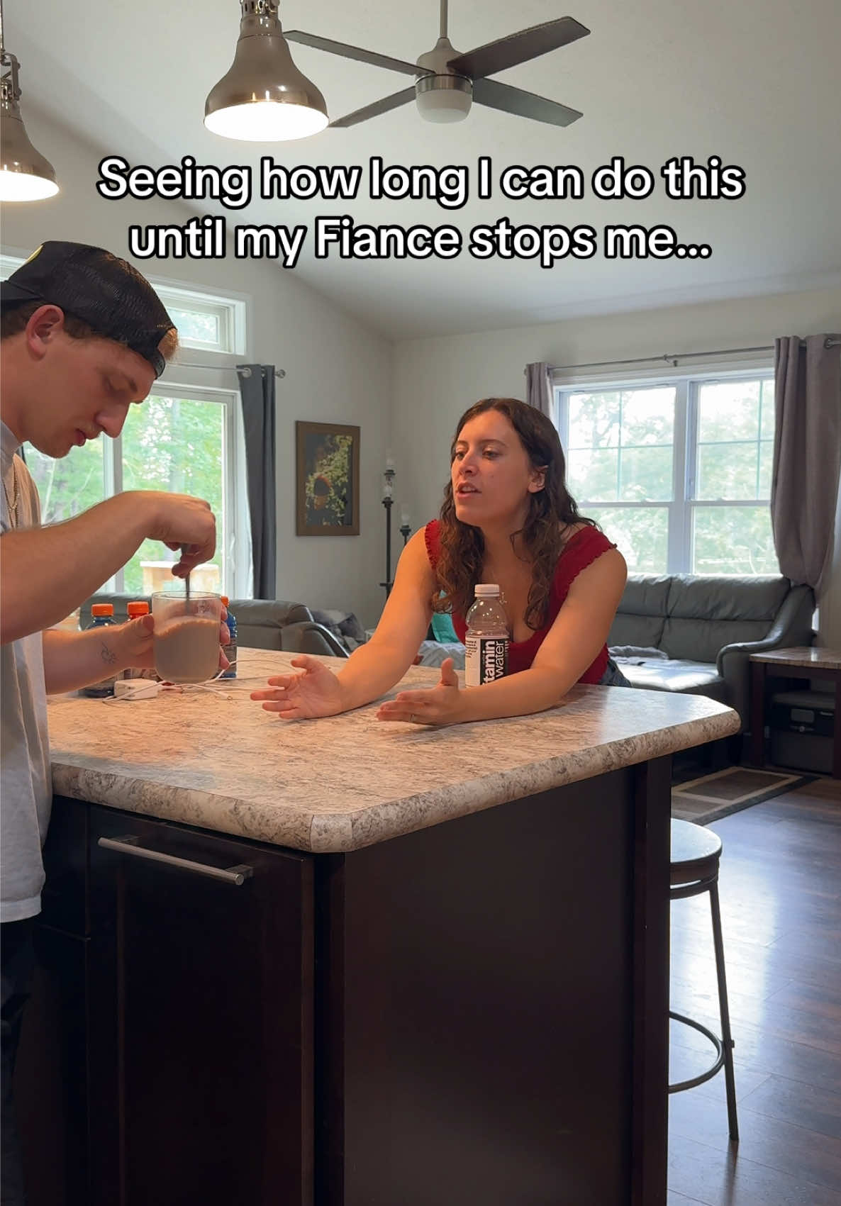 Her biggest pet peeve 😂 #couples #relationships #couplecomedy #fyp #lukeandalexis 