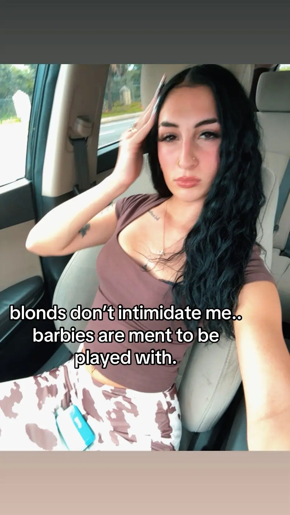us dark haired girls will treat u better anyways 💁🏻‍♀️  #darkhairedgirlsdoitbest💋 #jetblackhair 