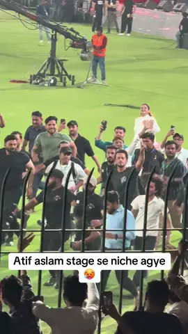Atif aslam out of stage 😨😱❤️ | KARACHI CONCERT NATIONAL STADIUM 🏟️ #fyp #atifaslam #fypppp #concert 
