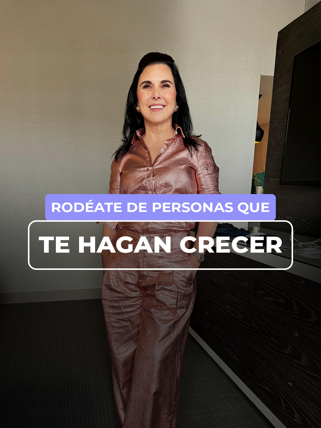 Si tus amigos no te impulsan, no te retan y no te suman, ¿qué estás haciendo ahí? 🤔 La zona de confort te mantiene estancado, pero la incomodidad es donde realmente crecemos 💪 Busca nuevos círculos, rodéate de personas que te enseñen más, que te desafíen a ser mejor. ¿Te atreves a dar ese paso? 🚀 ✨¿Quién te está impulsando a ser tu mejor versión? ¡Cuéntamelo en los comentarios! 👇 #CrecimientoPersonal #DesarrolloPersonal #Inspiracion #Mentores #Motivación