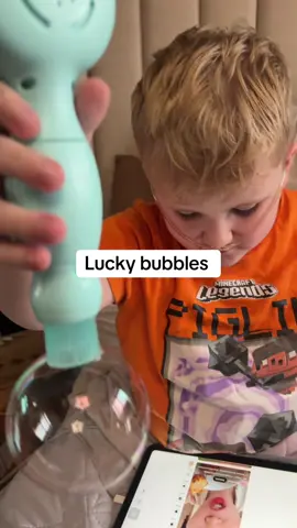 Awww makes the kids happy luckys bubbles #bubblegun #bubbles #fyp #tiktokmademebuyit #bubblemachine 