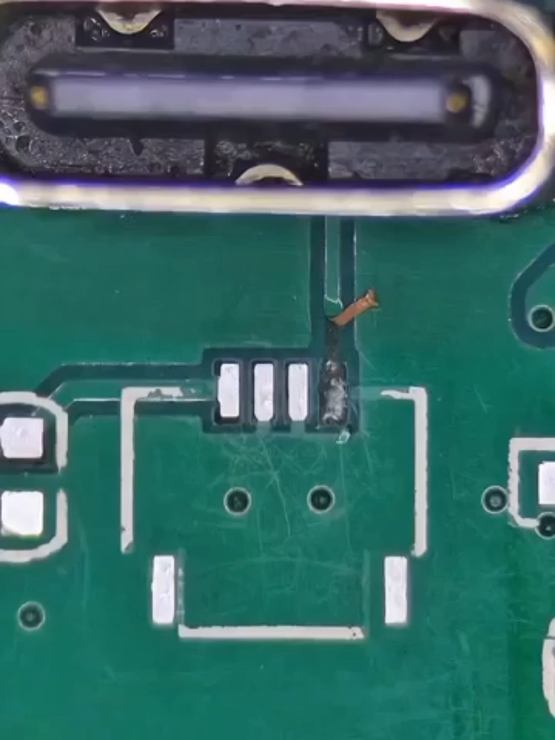 PCB trace damage repair #HP #PCErepairs #office #microsoldering #samsung #Repair #apple #soldering