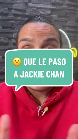 #cuentoxino #jackiechan #jackiechanofficial #theshadowedge  ✨ La estrella de acción de Hong Kong JACKIE CHAN ha sorprendido al público de todo el mundo con sus reflejos ultrarrápidos y sus acrobacias asombrosas, muchas de las cuales todavía insiste en hacer él mismo, incluso a los 71 años Sin embargo, un vídeo reciente publicado en las redes sociales  chinas sugiere que los reflejos de Jackie pueden no ser los que solían ser…😓