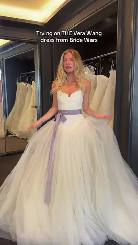 Guys I re-watched bride wars last week so this was so iconic 