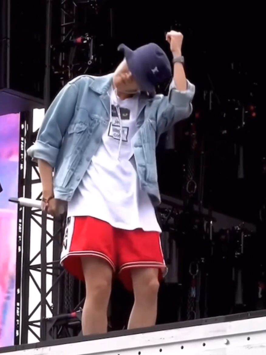 JHope, putina pregătire înainte de concertul Lollapalooza #jhope #iamurhope #bts_official_bighit #bts 