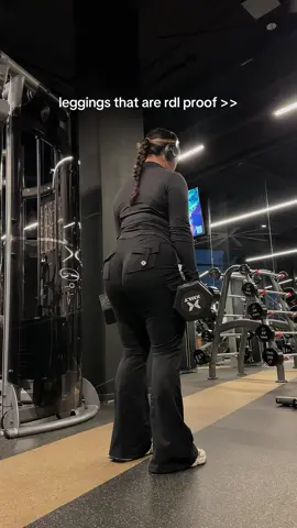 slow and controlled RDLS 💕 leggings from @YEOREO 