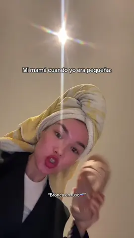 Mi mamá en los comentarios: eso nunca pasó 🤨 #mamadedos #mamajoven #mama #mamaprimeriza 