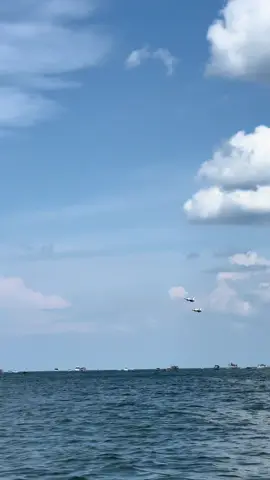 I could watch them all summer #thunderbirds #f16 #aviation #pilot #airplane 