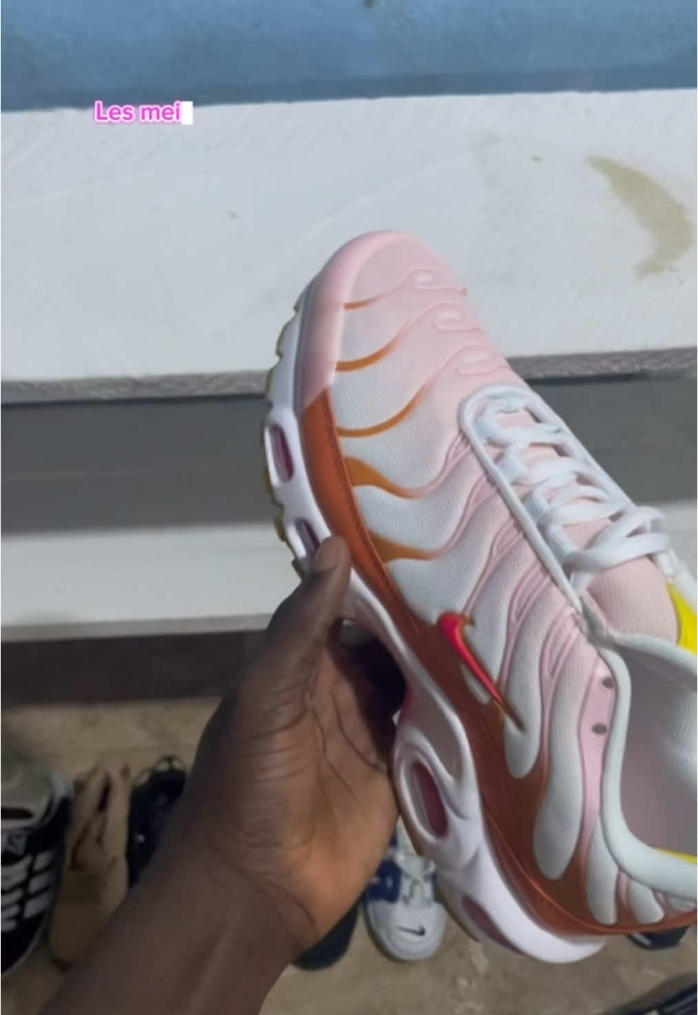 Toutes les chaussures sont disponibles 👟#fyp #foryoupage #tiktokviral #bestvideo #titokviralvideo #chaussures 
