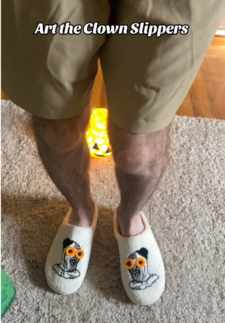 Halloween vibes 👻  #halloween #halloweendecor #halloweenslippers #spotlightfinds #arttheclownterrifier 