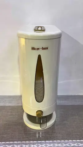 Ang slim lang ng shape nya at super aesthetic pa #ricedispenser #ricecontainer 