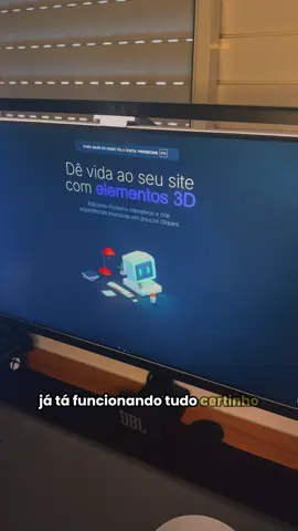 Da uma olhada nessa dica pra você colocar objetos 3d dentro do seu site! Não coloquei no vídeo pra não ficar muito grande, mas você pode personalizar os elementos antes de exportar, ou até criar elementos 3d personalizados. E claro, pra isso você precisa entender um pouco de 3d, mas o site é bem intuitivo e leve 🙌🏻 Comenta aí o que achou sobre essa dica 👇🏻 #landingpage #webdesign #criacaodesites #framer #uidesign     #